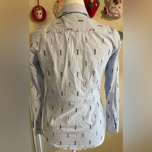 The Shirt by Rochelle Behrens White Button Down Top Blue Love Print Preppy Small - Picture 2 of 7